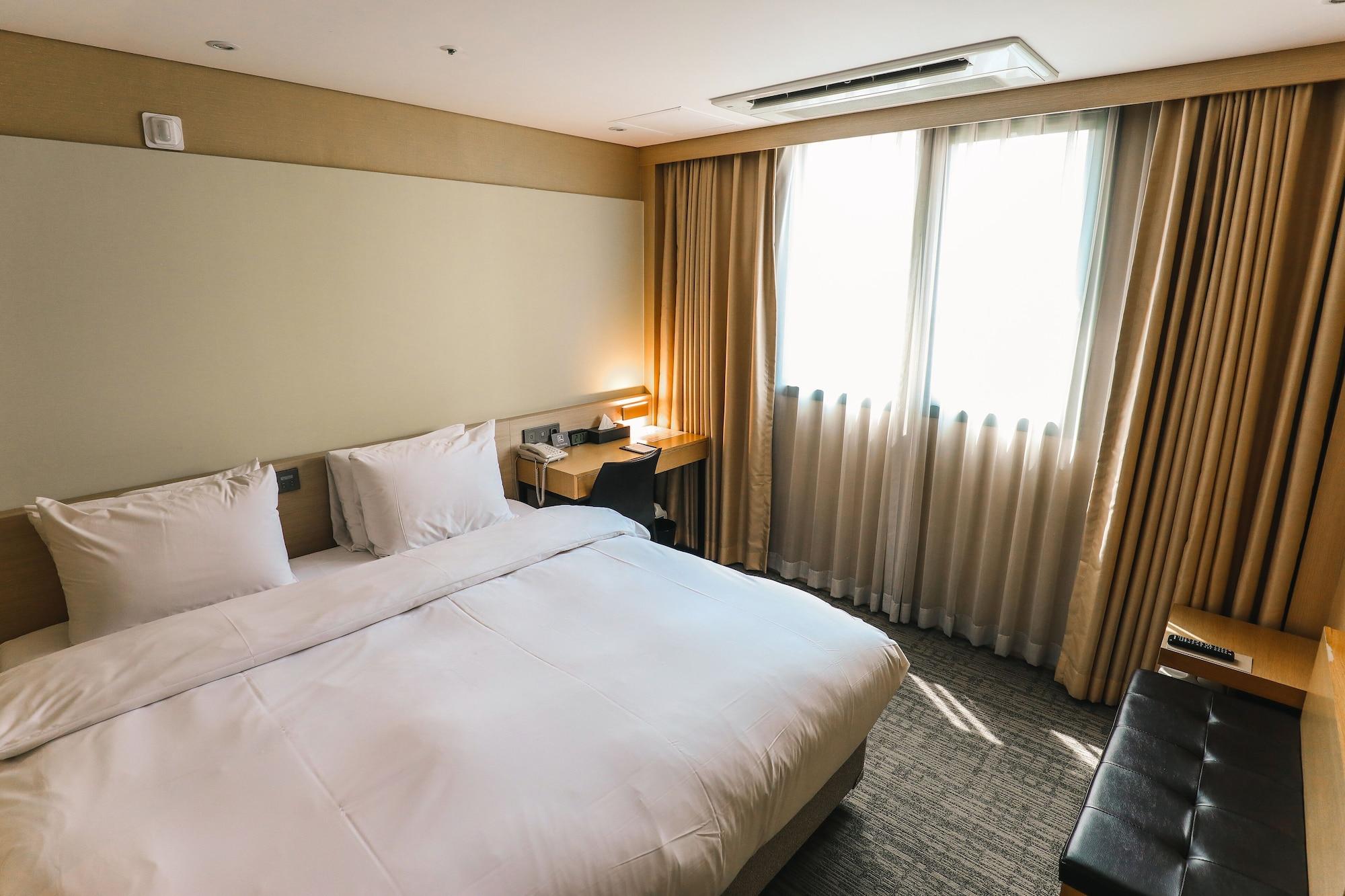 On City Hotel Чхонан Екстер'єр фото