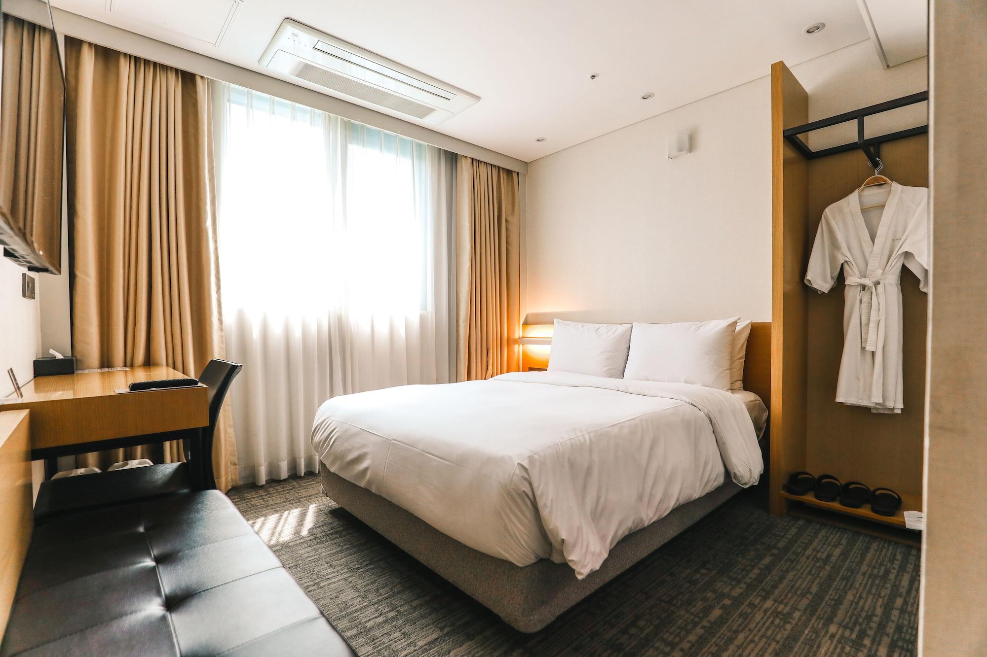 On City Hotel Чхонан Екстер'єр фото