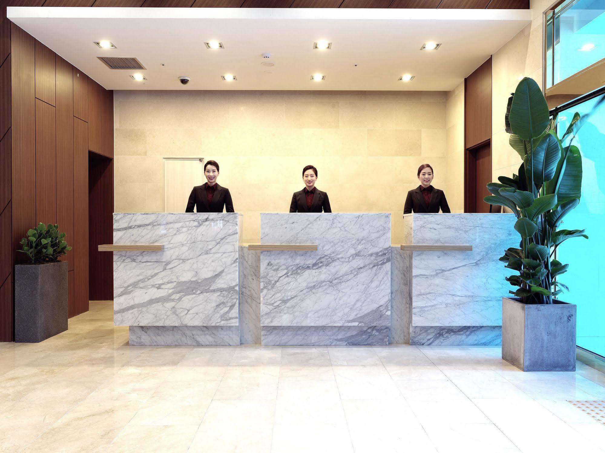 On City Hotel Чхонан Екстер'єр фото